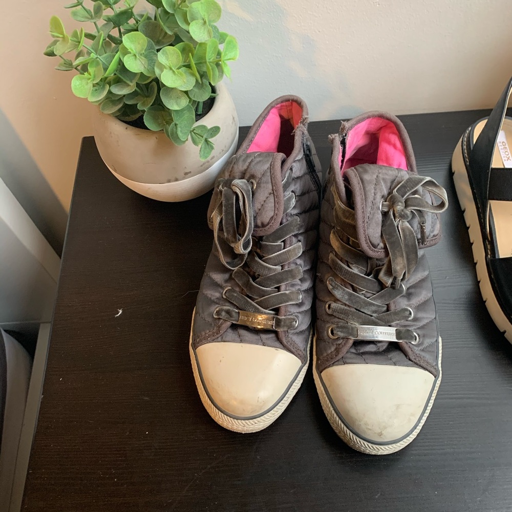 Sneakers - Juicy Couture - size 7